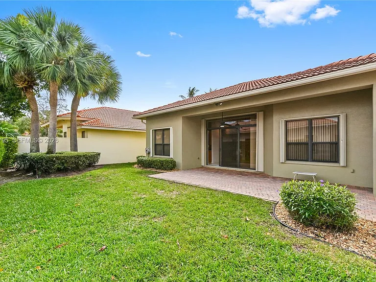 6823 Fabiano Cir — Photo 36