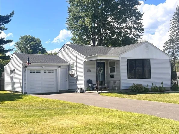 239 Connecticut Ave, Jamestown, NY 14701