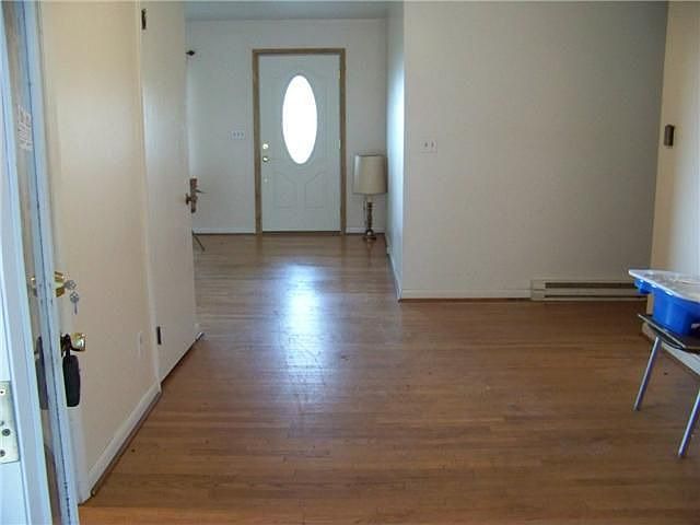 2nd image of 26936 Hollyville Rd