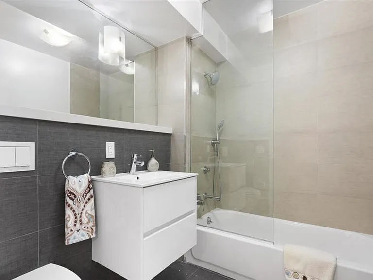 1423 Broadway #7F — Photo 3