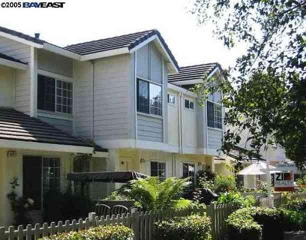 1st image of 34719 Woodhue Ter