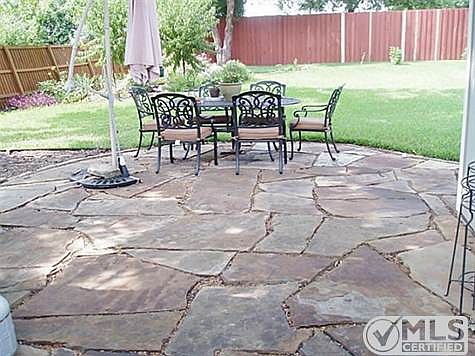 5th image of 321 Rolling Oak Dr