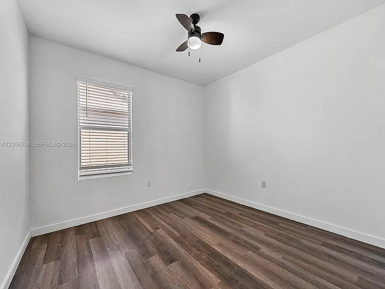 501 NE 6th Ct — Photo 38