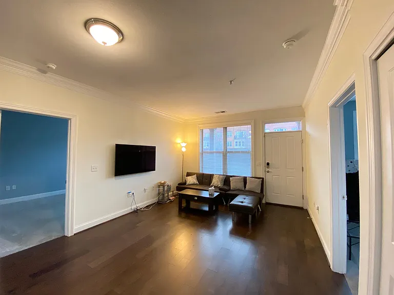 953 Ingleside Ave #116 — Photo 7