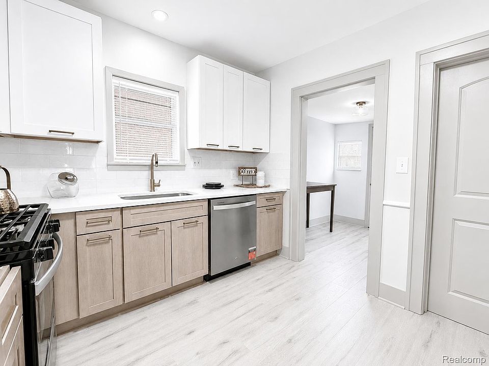 214 E Hazelhurst St, photo 9
