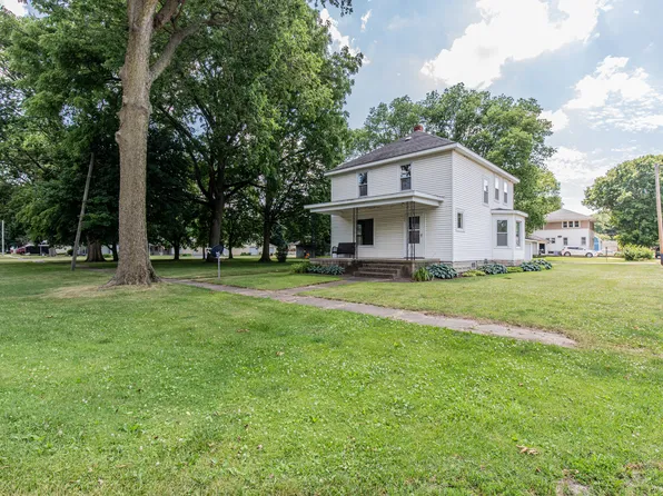 325 S Walnut Ct, Tiskilwa, IL 61368
