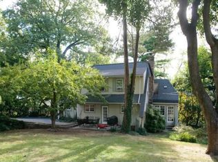 8 Howe Pl, Yonkers, NY