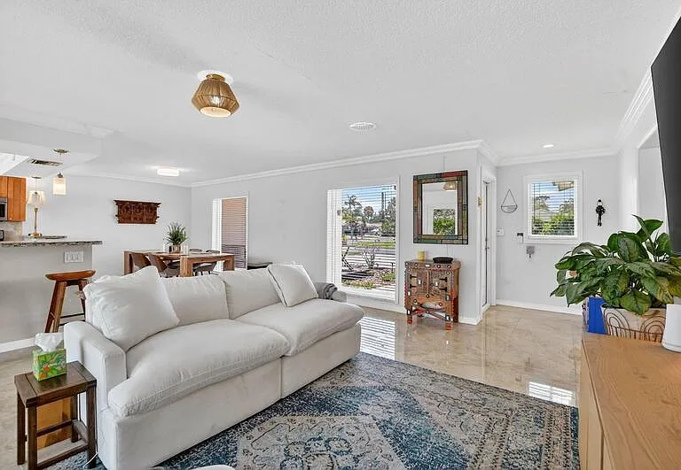 424 SW 7th Way — Photo 13