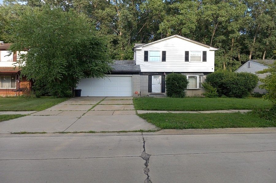 1st image of 30486 Winthrop Dr