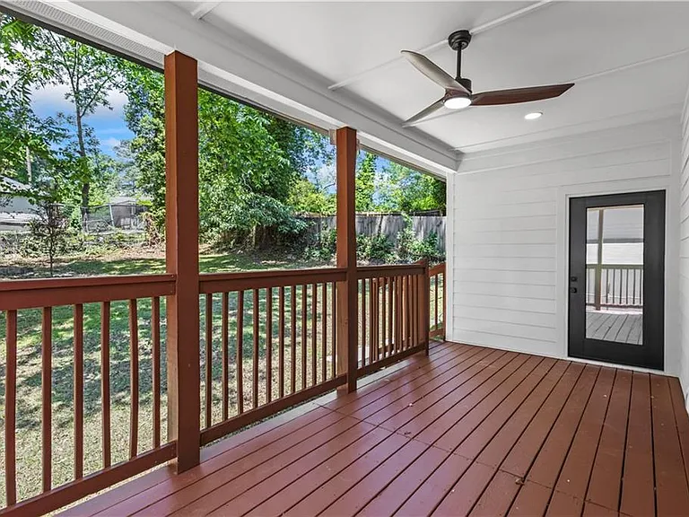 646 Robert St NW — Photo 23