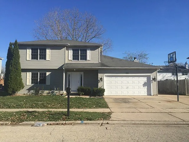 230 Laurie Cir photo 1