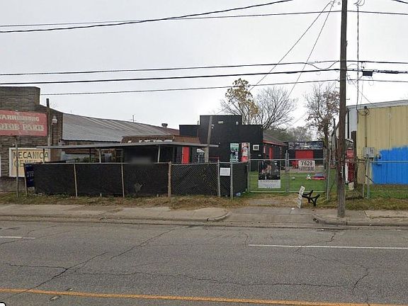 4th image of 7629 Harrisburg Blvd