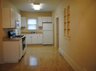 215 1/2 N Maple St, Flushing, MI 48433