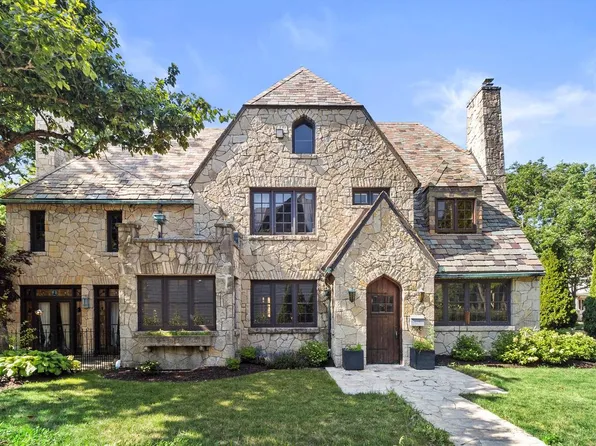 1728 College AVENUE, Racine, WI 53403