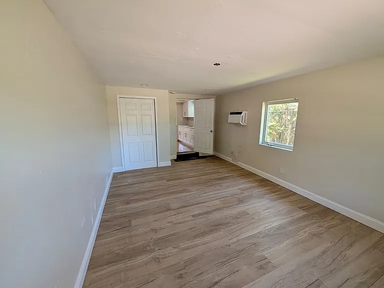 180 Penn Way — Photo 20