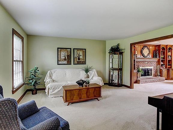 3rd image of 8092 East Dr