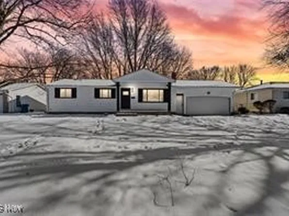 5403 Williamsburg Dr, Lorain, OH 44053