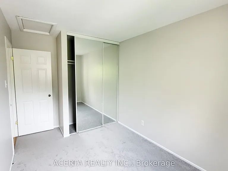 249 Teal Cres — Photo 16