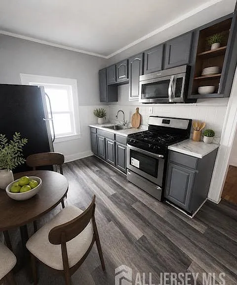 107 Vassar Ave — Photo 5