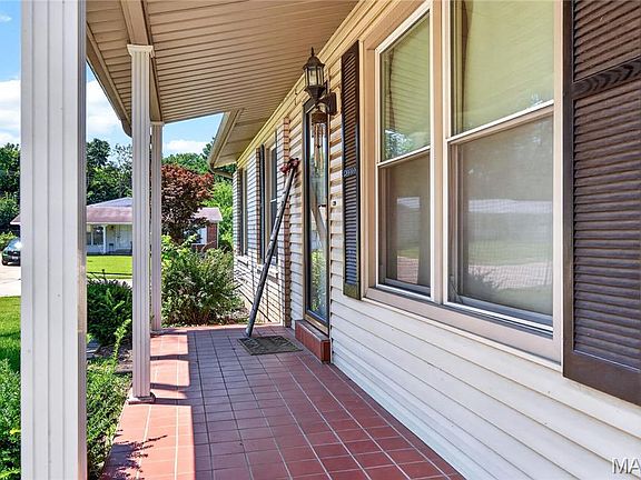 4th image of 1496 El Camino Dr