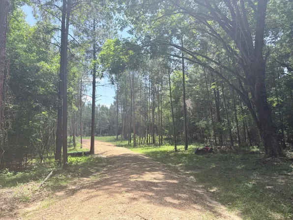 468 Smith County Rd #150-A, Morton, MS 39117
