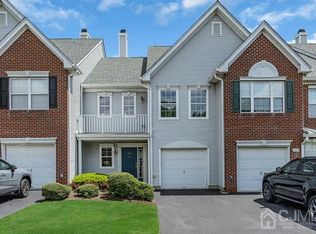 806 Well Sweep Rd, Whitehouse Station, NJ 08889