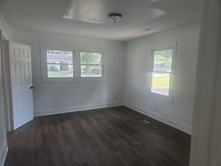 617 Gurley St — Photo 8