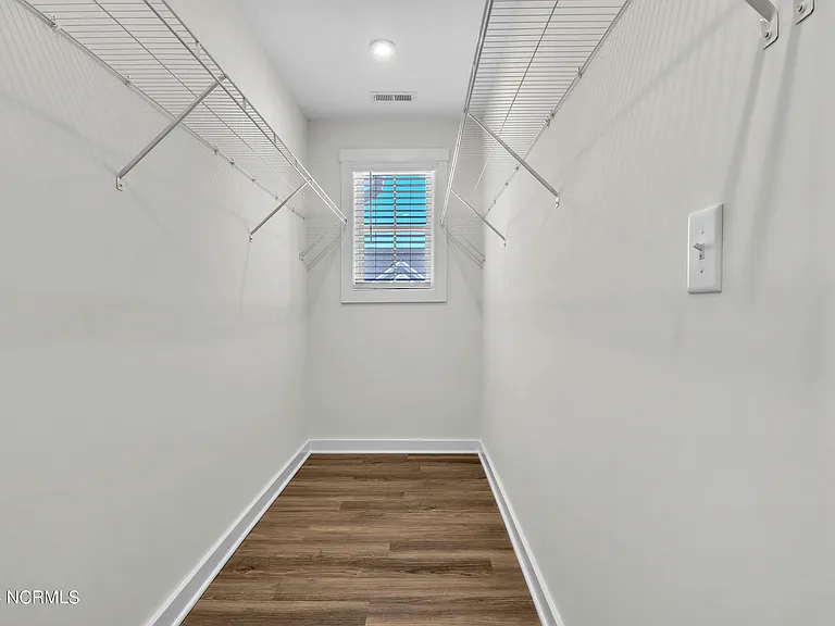 7052 Crew Dr — Photo 23