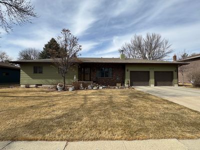 1017 18th Ave NE, Aberdeen, SD, 57401
