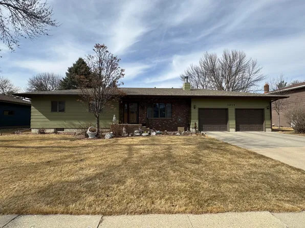 1017 18th Ave NE, Aberdeen, SD 57401