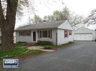 321 Ridge Ave, Crystal Lake, IL 60014