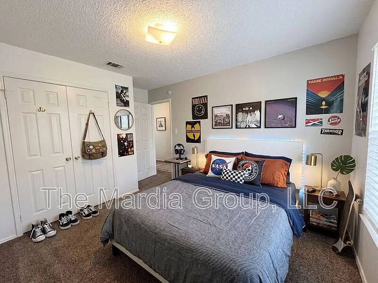 7904 Steppington Dr — Photo 6