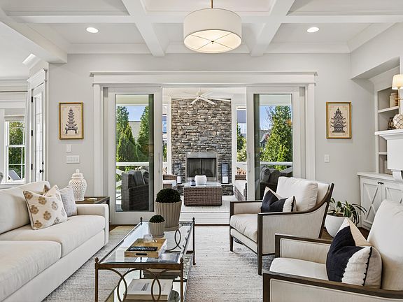 2nd image of 1820 Center Ridge Dr