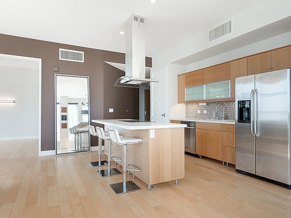 2nd image of 350 W Ash St Unit 608-608-608