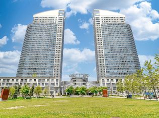 38 Lee Centre Dr #2003, Toronto, ON M1H 3J7