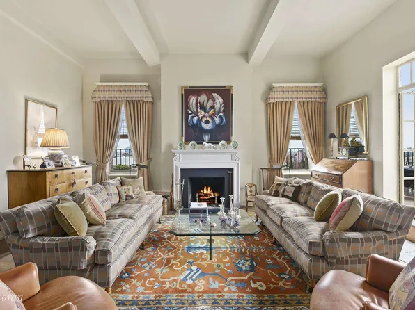 45 Christopher Street image 1 of 8