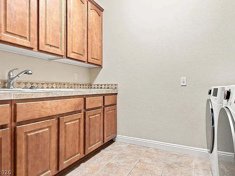 6 Old Marsh Ct — Photo 44