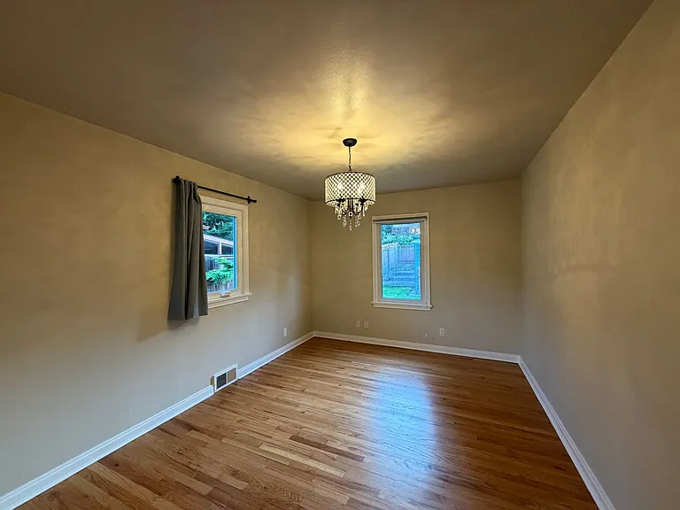 924 N Union Ave — Photo 20