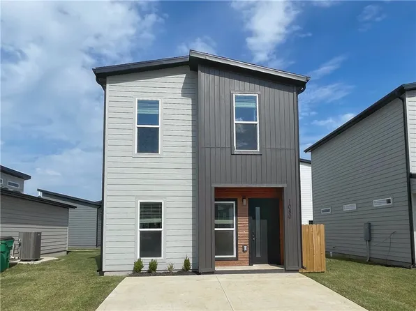 1080 States Ave, Bentonville, AR 72713