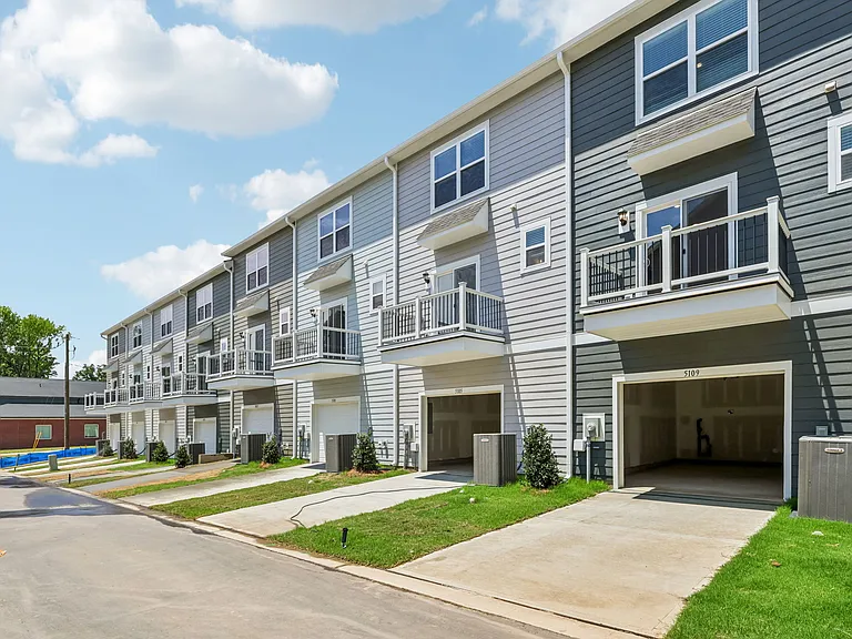 Mint and Mill Townhomes — Photo 16