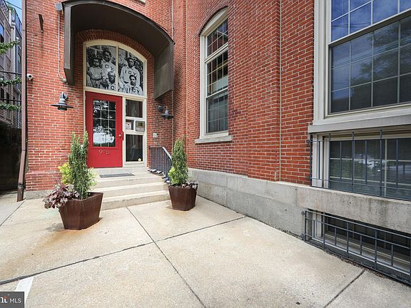 4th image of 915 Bainbridge St APT 305