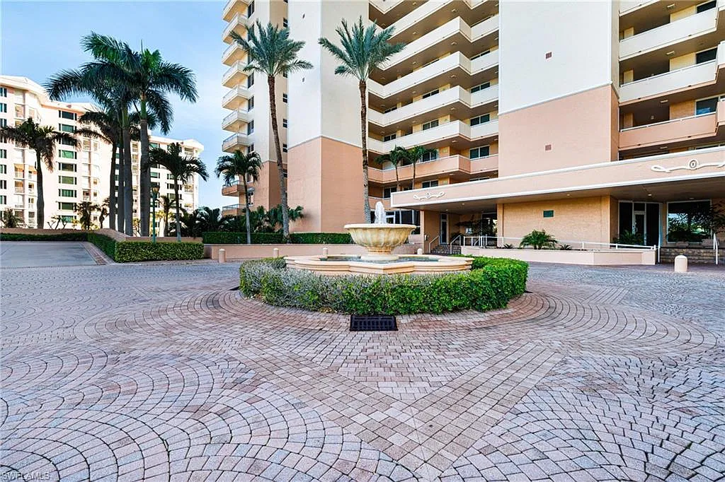 990 Cape Marco Dr — Photo 3