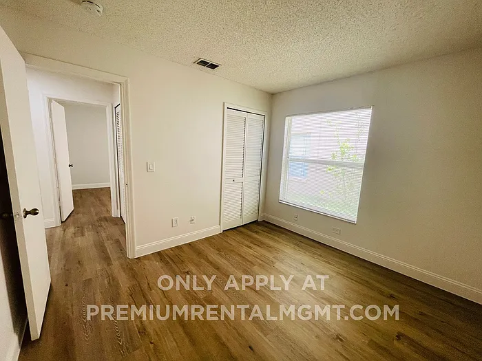 13403 Greenpointe Dr — Photo 6