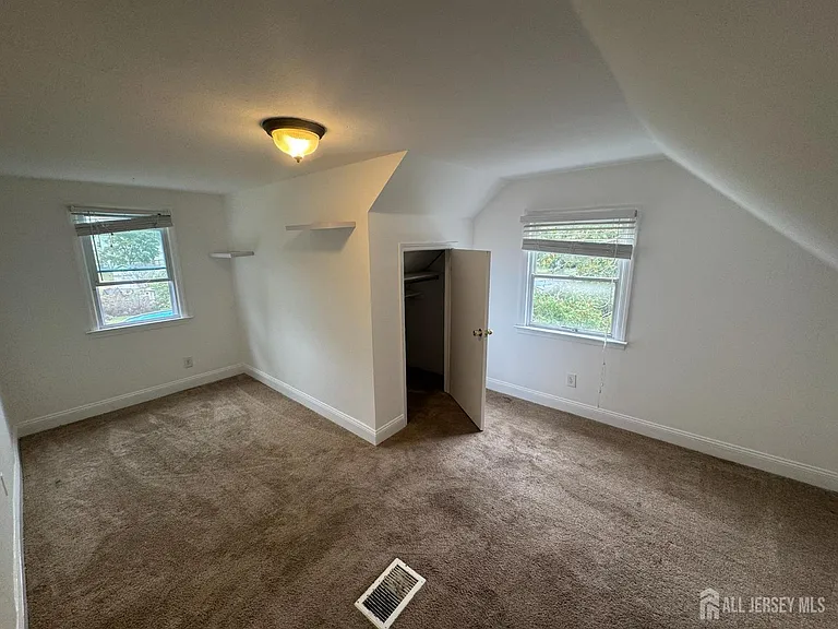 51 Kenwood Ter — Photo 14