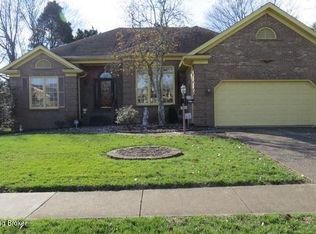 9409 Farmstead Ln, Louisville, KY 40291