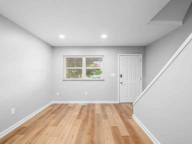4039 Lincoln Ave — Photo 7