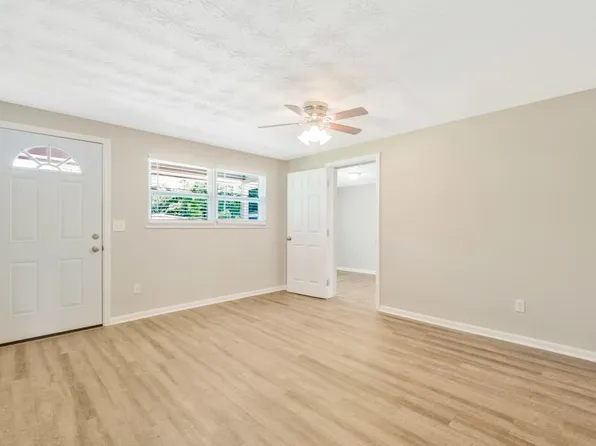 4241 Sabine Dr, Jacksonville, FL 32210