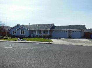 2050 Colorado Ln, Grants Pass, OR 97527