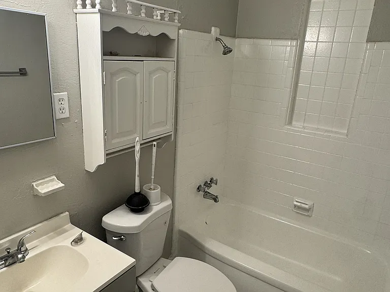 4742 Violet Ave — Photo 10