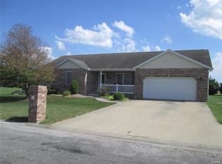 702 W 2nd St, Aviston, IL 62216